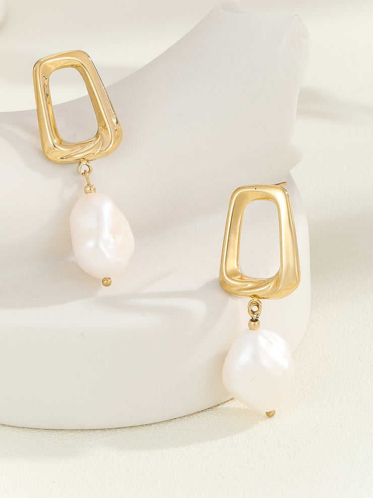 Sphere&Style Drooped Pearls Earrings