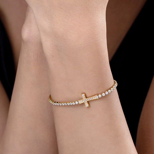 Sphere&Style Cross Bracelet
