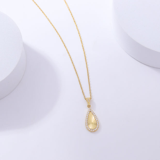 Chic Diamond-Frame Pendant Necklace
