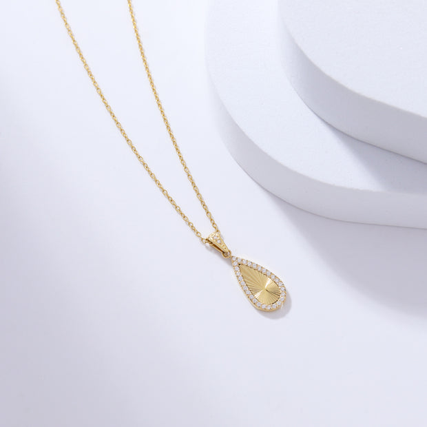 Chic Diamond-Frame Pendant Necklace