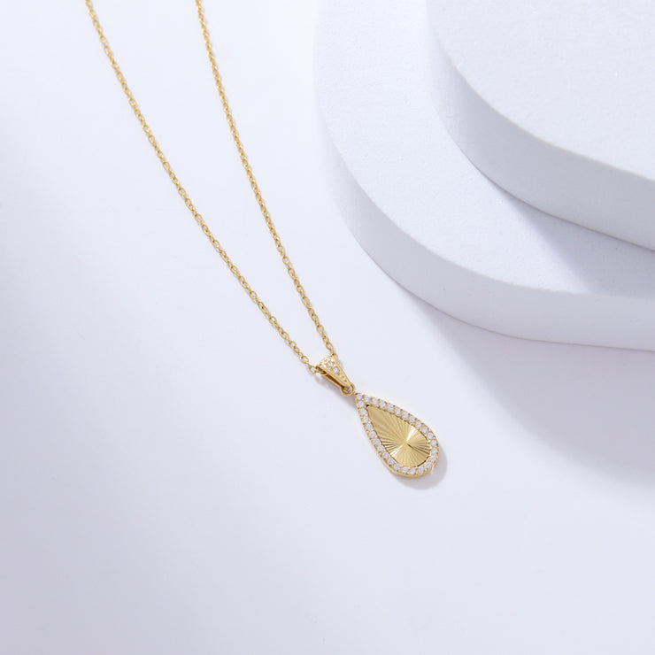 Chic Diamond-Frame Pendant Necklace