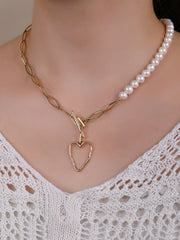 Sphere&Style Heart Pendant Pearl Chain Necklace