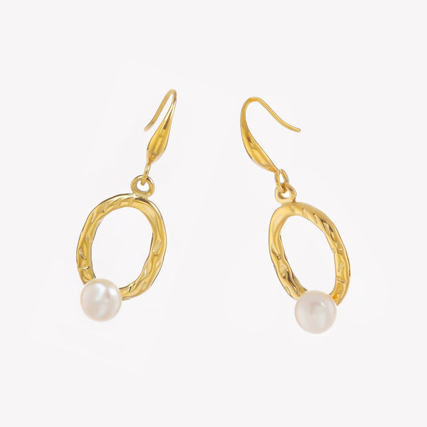 Sphere&Style Golden Textured Dropping Pearl Earring