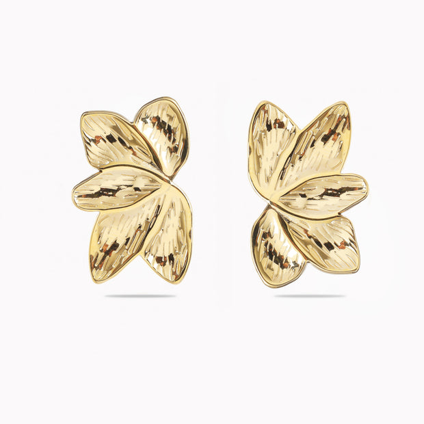 Sphere&Style Textured Golden Flowers Studs Earrings