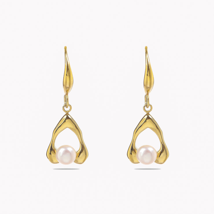Sphere&Style Teardrop Pearl Hoops Earrings