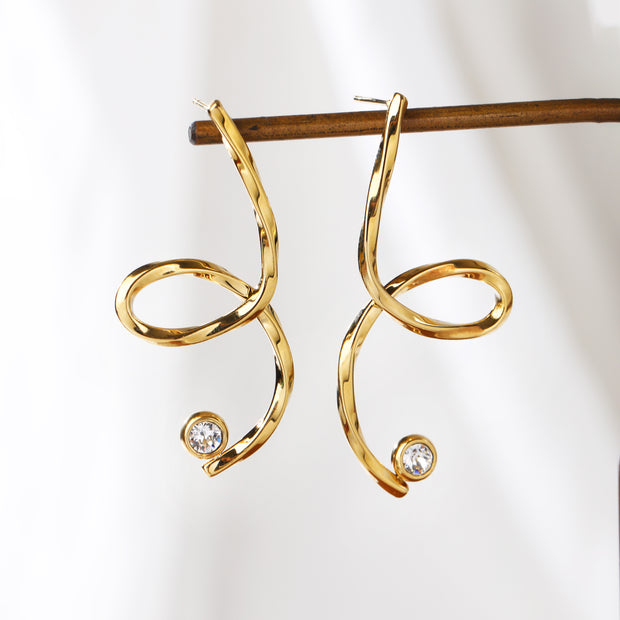 Sphere&Style Long Snake With Drop Diamond Earrings