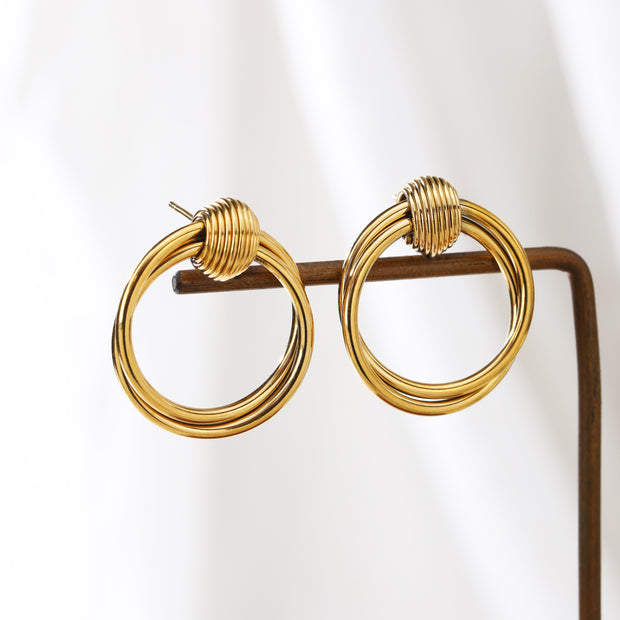 Sphere&Style Golden Wire Wrapped Hoops Earrings