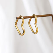 Sphere&Style Golden Heart's Shape Hoops Earrings