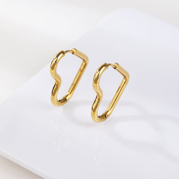 Sphere&Style Golden Heart's Shape Hoops Earrings