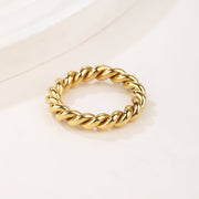 Stainless Steel Rings for Women Set Gold/Silver Knuckle Rings Stackable Simple Carve Heart Wedding Bands Engagement Promise Eternity Bands Thumb Rings for Women