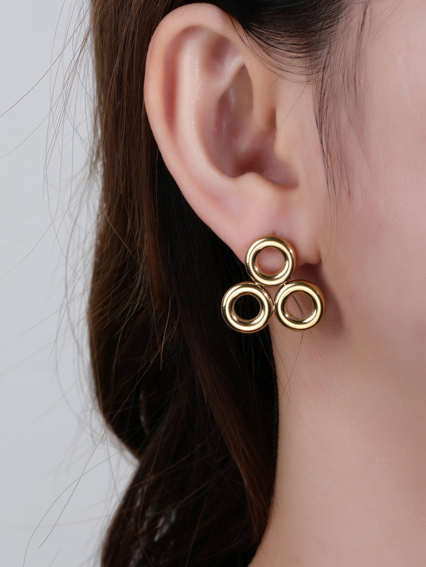 Sphere&Style Three Linked Circles Studs Earrings