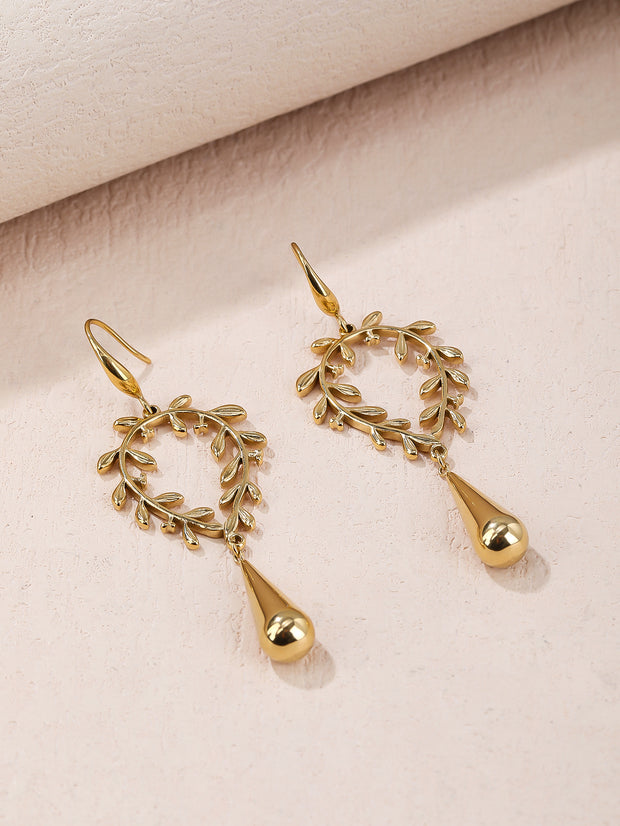 Sphere&Style Golden Leaf Earrings With Teardrop Pendant