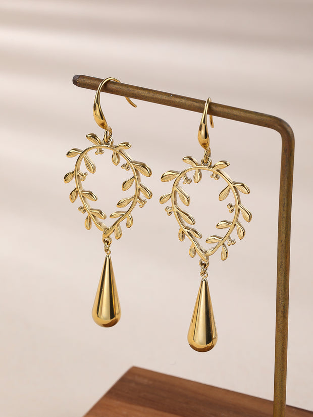 Sphere&Style Golden Leaf Earrings With Teardrop Pendant