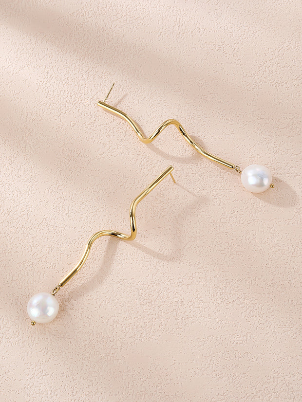 Sphere&Style Wavy Sticks With Dropped Pearl Earrings