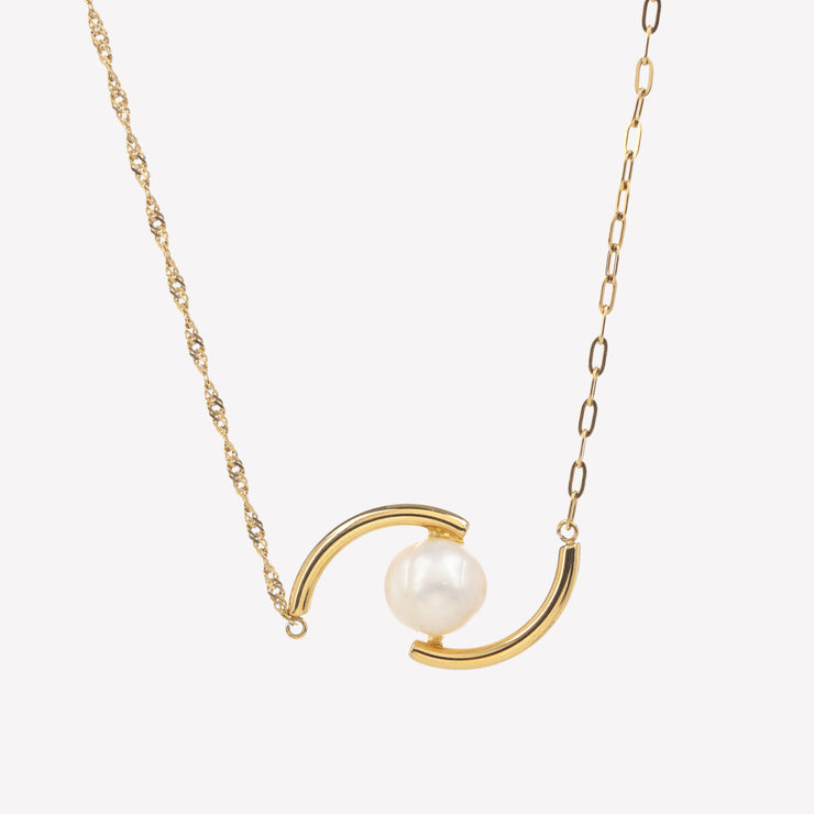 Sphere&Style Double Arc Pearly Pendant Necklace