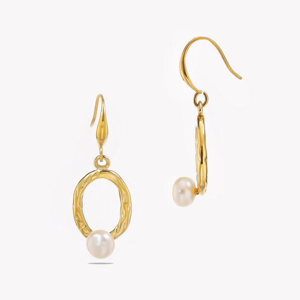 Sphere&Style Golden Textured Dropping Pearl Earring