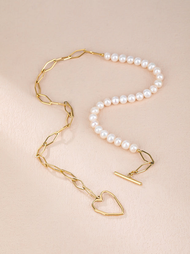 Sphere&Style Heart Pendant Pearl Chain Necklace